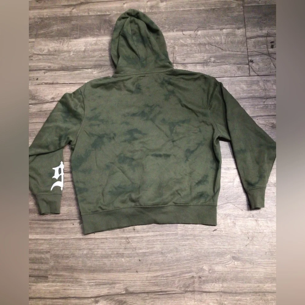 Old Navy Olive Green Graphic Hoodie - Picture 5 of 7